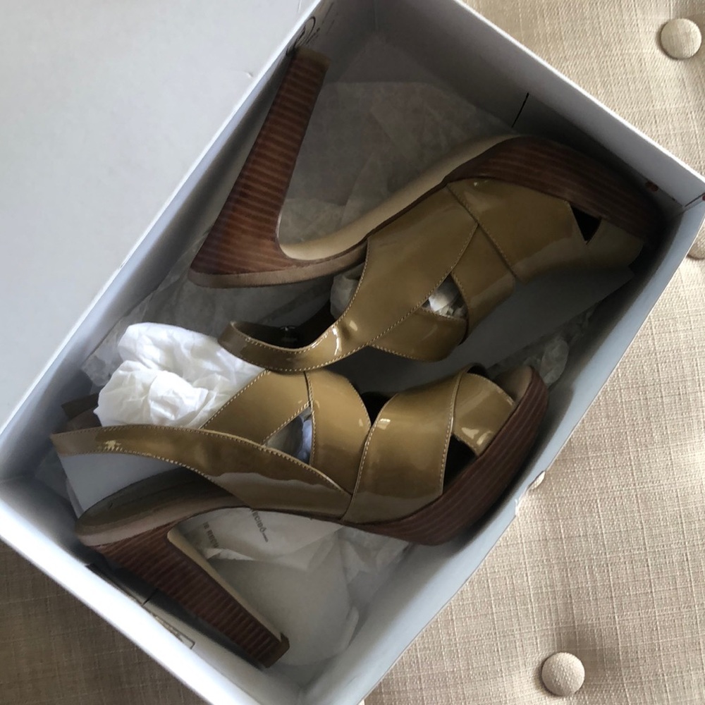 Shoes/Platform Pumps